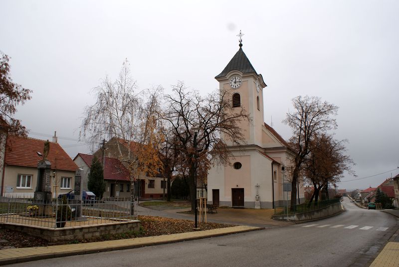Soubor:Šakvice church 01.JPG