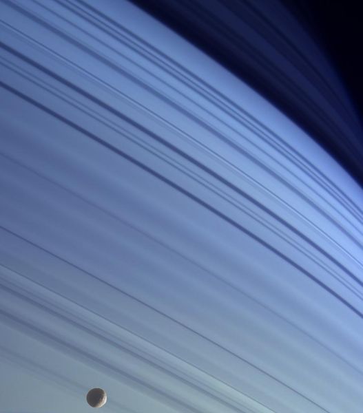 Soubor:Blue Saturn.jpg