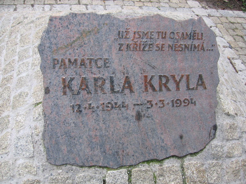 Soubor:Karel Kryl - pamětní deska v Novém Jičíně.JPG