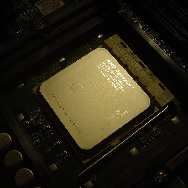 Soubor:AMD Opteron 246 CPU Flickr.jpg