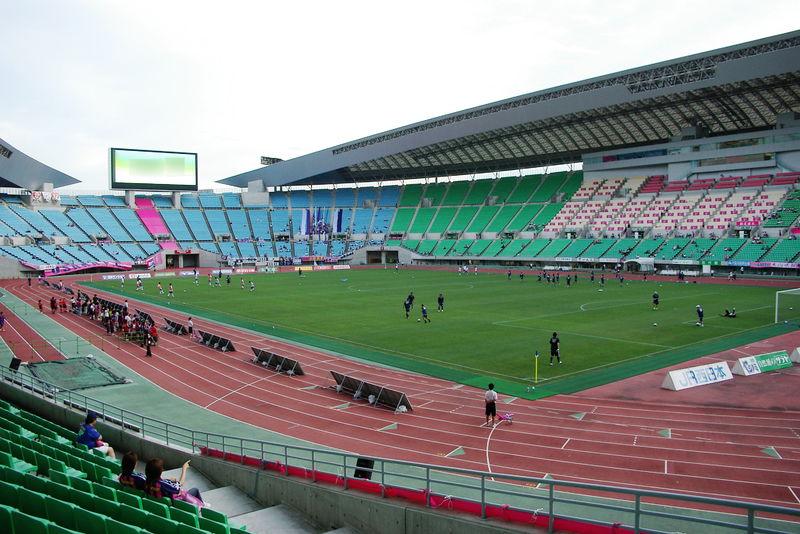 Soubor:Nagai stadium20040717.jpg