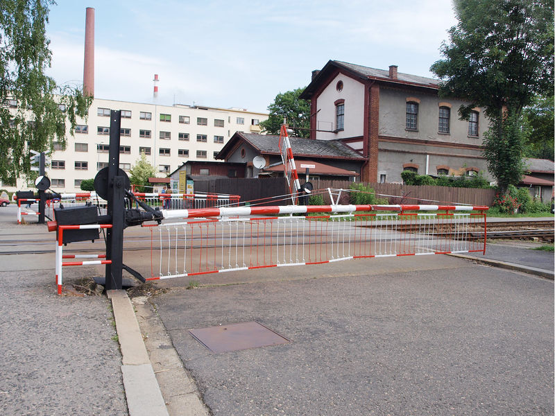 Soubor:Náchod, závory.jpg