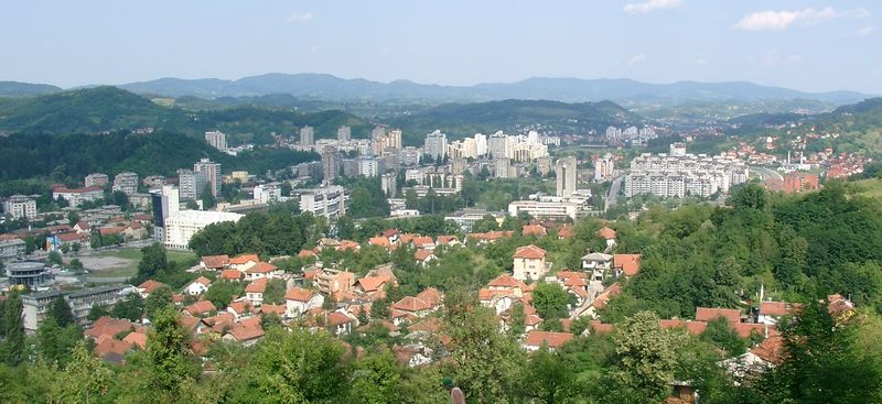 Soubor:Tuzla View of Tuzla.jpg