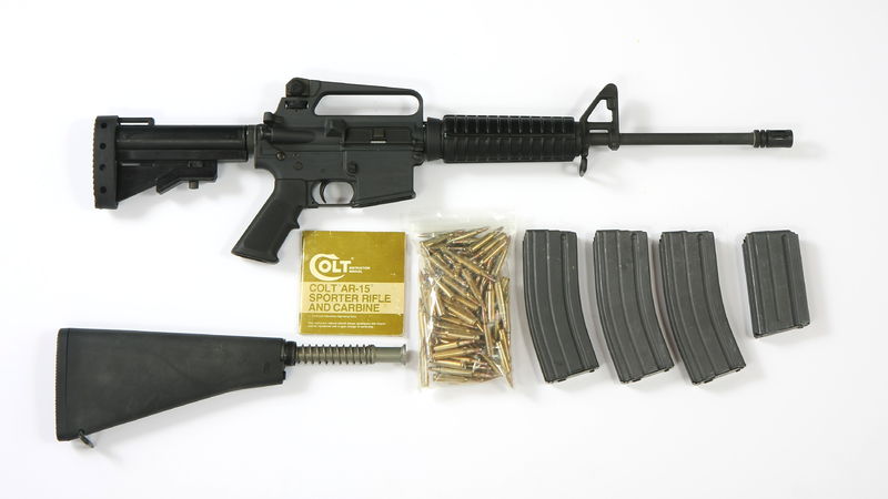 Soubor:Colt AR-15 Sporter Lightweight and accessories-Flickr.jpg