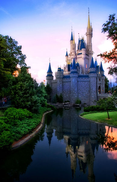 Soubor:Disney-Cinderella Castle-Magic Kingdom.jpg