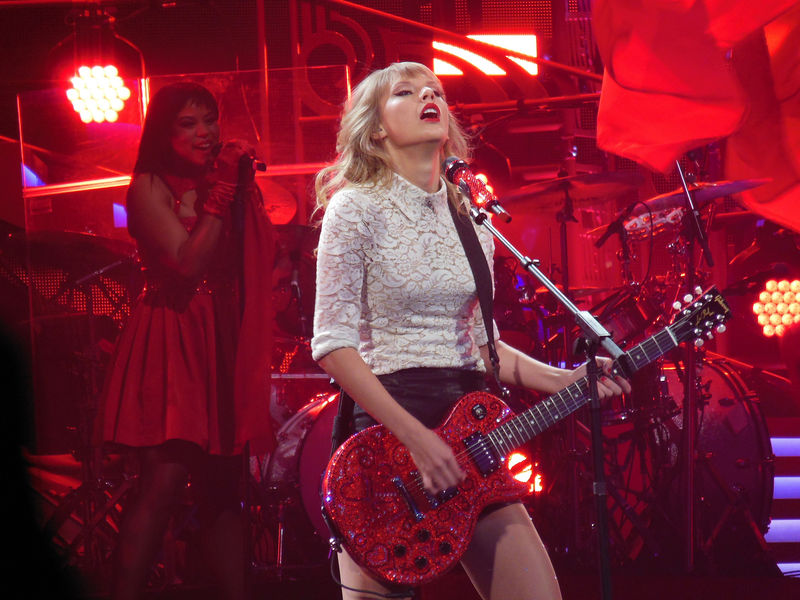 Soubor:Taylor Swift - Red Tour 08.jpg