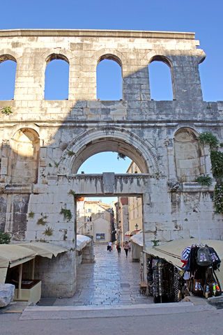 Silver Gate used to enter Diocletian' s Palace is located on the eastern wall of the palace.