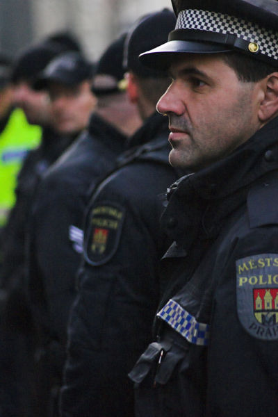 Soubor:Prague city guard, policeman.jpg