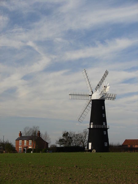 Soubor:6-Sailed Windmill - geograph.org.uk - 669932.jpg