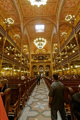 Interiér velké synagogy v Budapešti (2013)