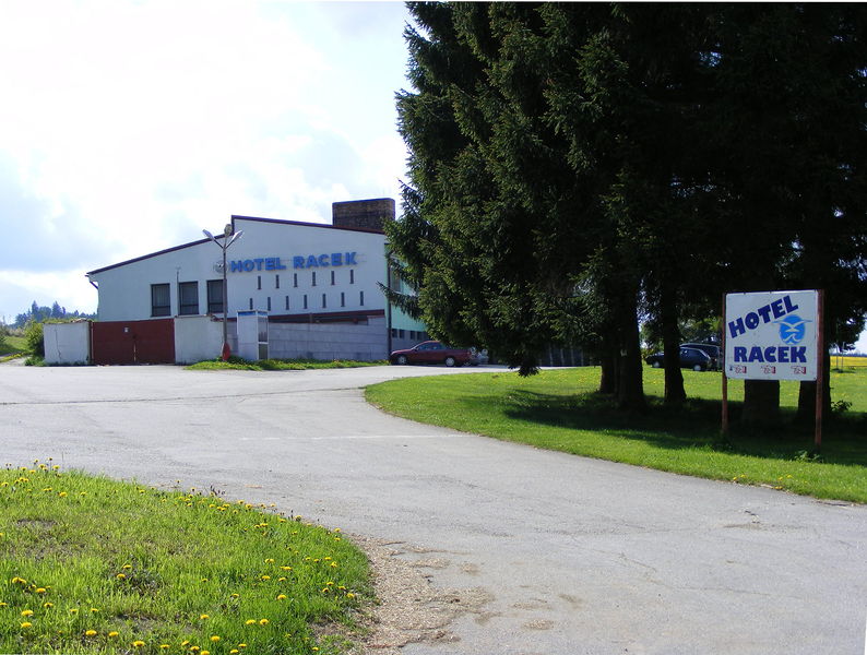 Soubor:CernaVPosumavi-HotelRacek.jpg
