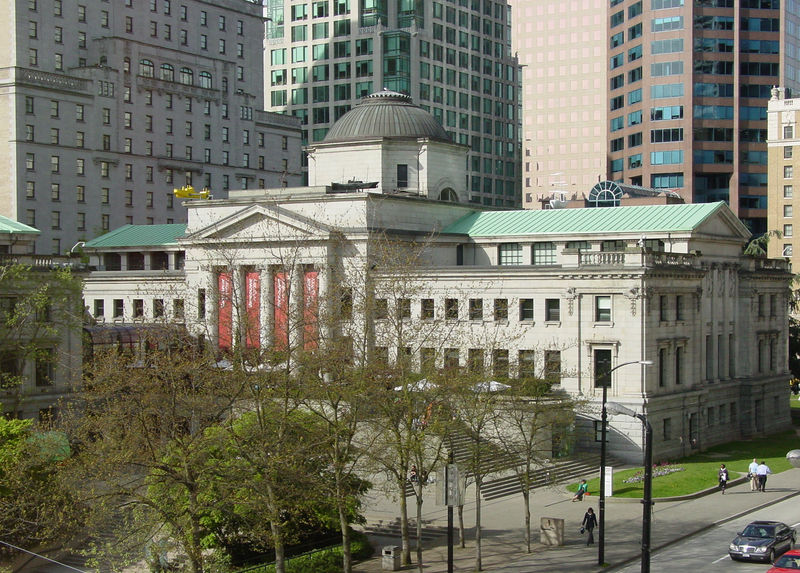 Soubor:Vancouver Art Gallery Robson Square from third floor.jpg