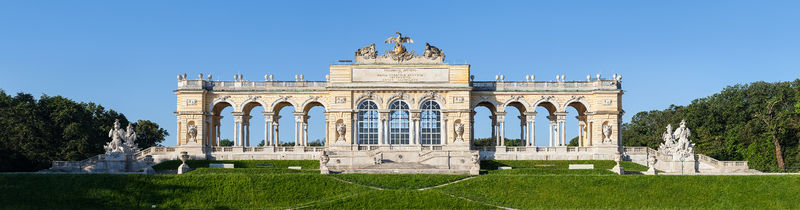 Soubor:Gloriette Schönbrunn Wien (Zuschnitt).jpg