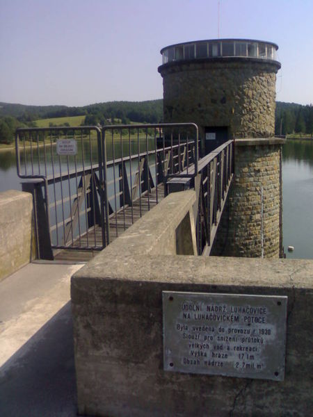 Soubor:Luhačovická přehrada 1.jpg