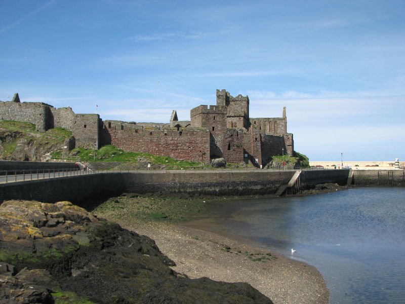 Soubor:Isle of Man Peel Castle.jpg