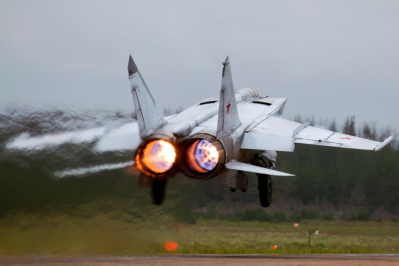 Soubor:Mikoyan-Gurevich MiG-25RB, Russia - Air Force AN2158681.jpg