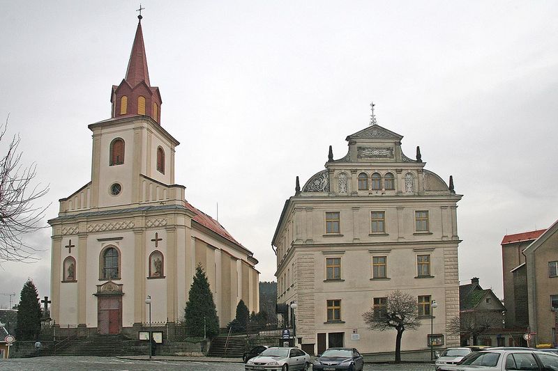 Soubor:Nová Paka - Kostel Svatého Mikuláše.jpg