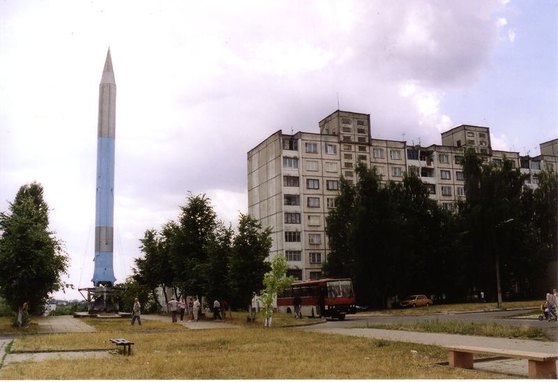 Soubor:Belarus-Baranavichy-Ballistic Missile Monument.jpg