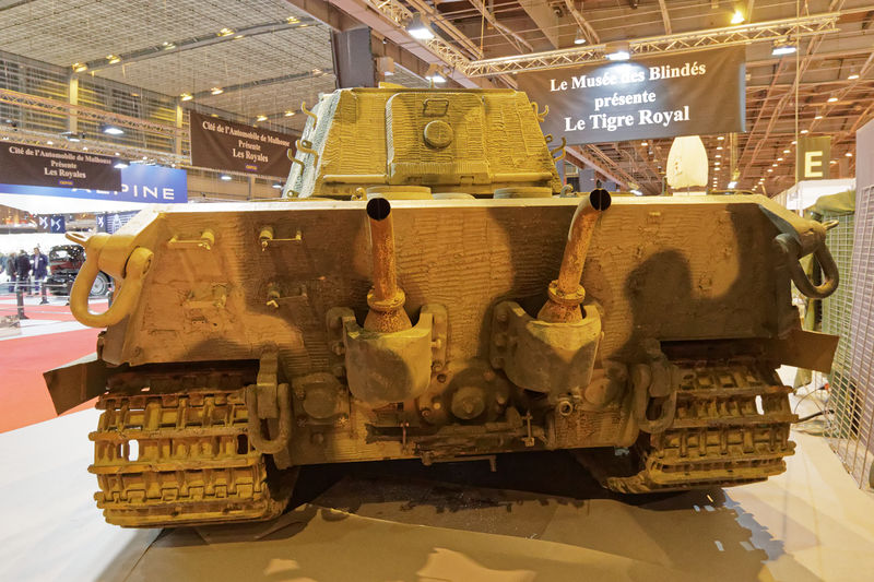 Soubor:Rétromobile 2015 - Panzer VI Ausf B Tigre II - 1944 - 005.jpg