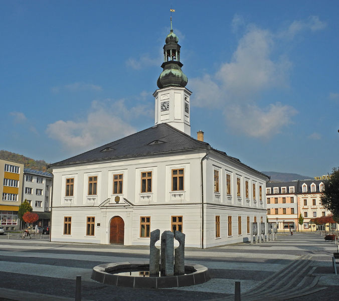 Soubor:Freiwaldau-Rathaus-2.jpg