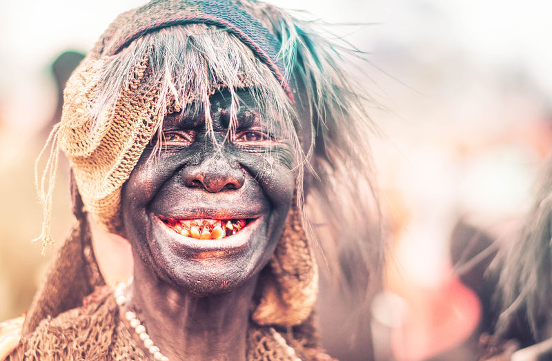 Soubor:People Of Papua New Guinea Part 10 Flickr.jpg