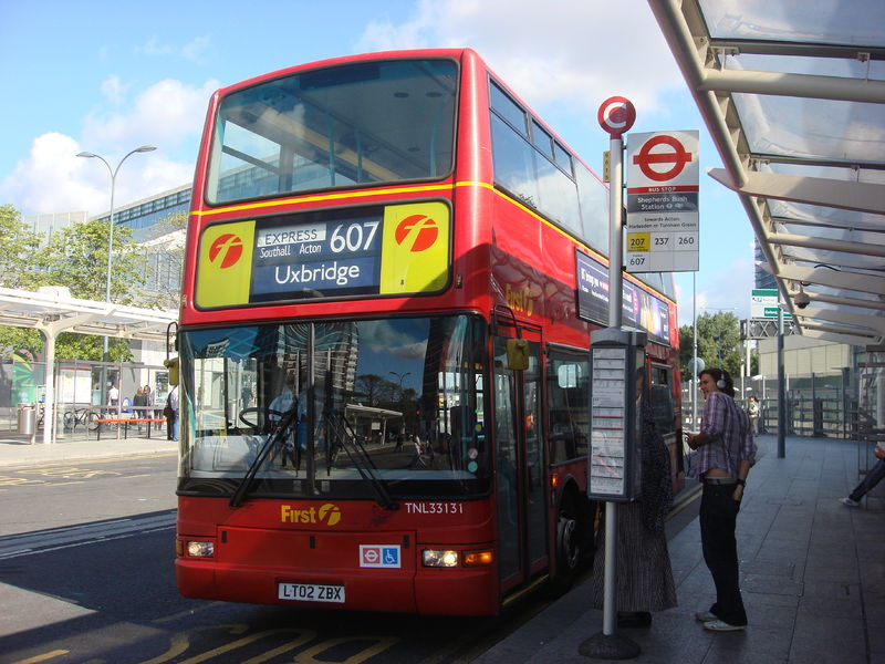 Soubor:London Buses route 607 054.jpg