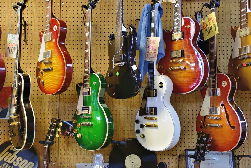 Soubor:Southpaw Guitars-Houston, Texas-Flickr.jpg