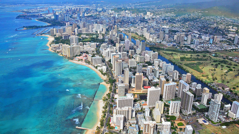 Soubor:Aerial view of Waikiki and Honolulu-Flickr.jpg