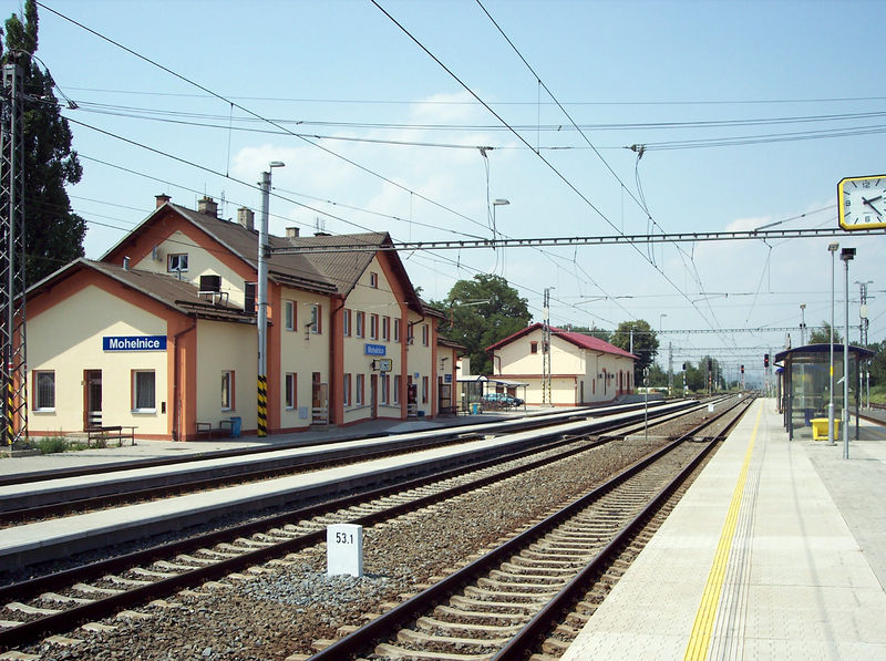 Soubor:Mohelnice - railway station.jpg