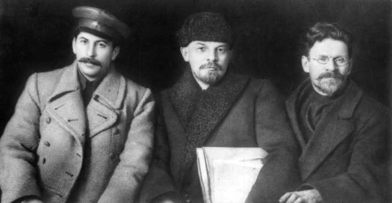 Soubor:Stalin-Lenin-Kalinin-1919.jpg