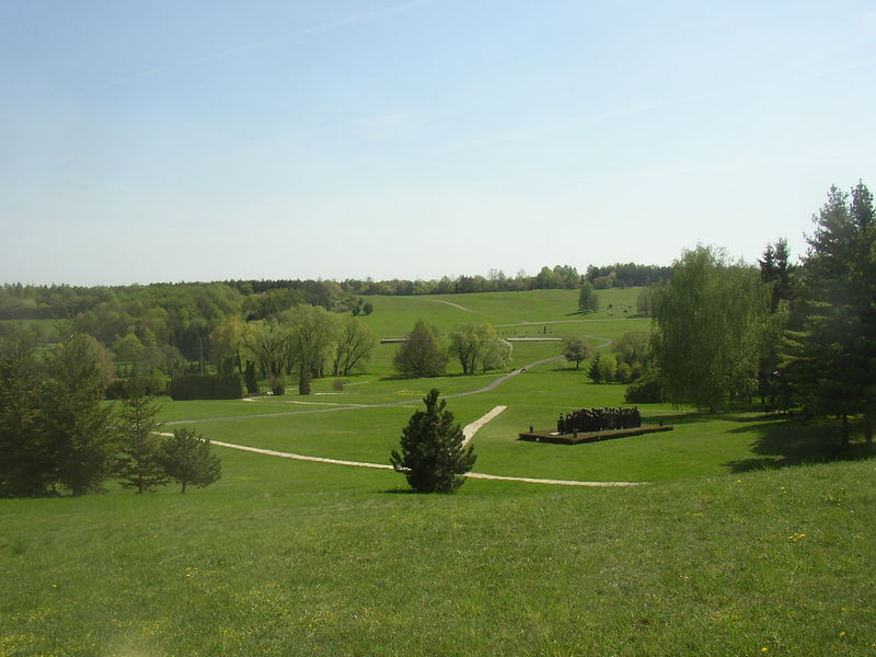 Soubor:Lidice CZ overall view from north.JPG