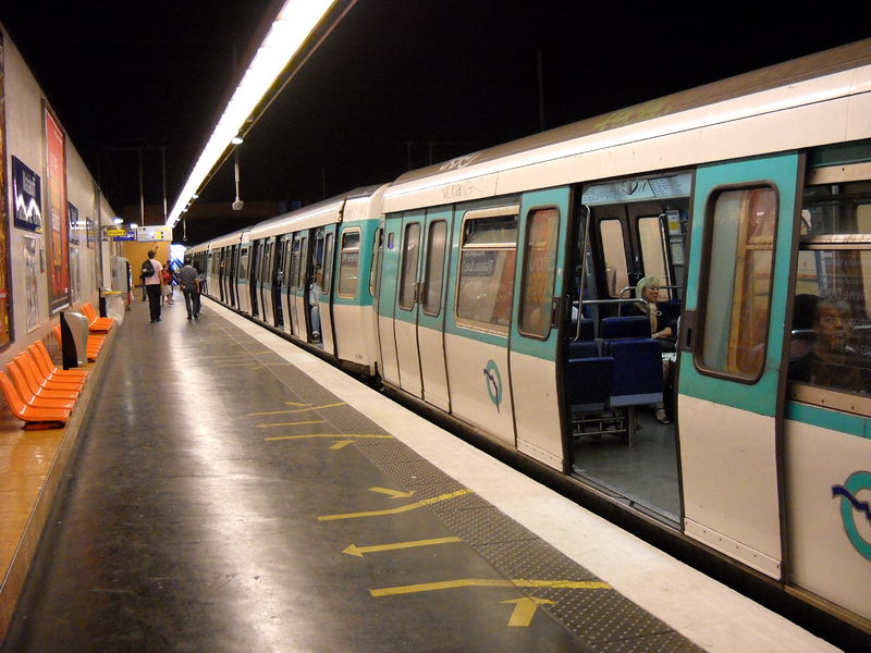 Soubor:Paris metro - Malakoff-Plateau de Vanves - 1.JPG