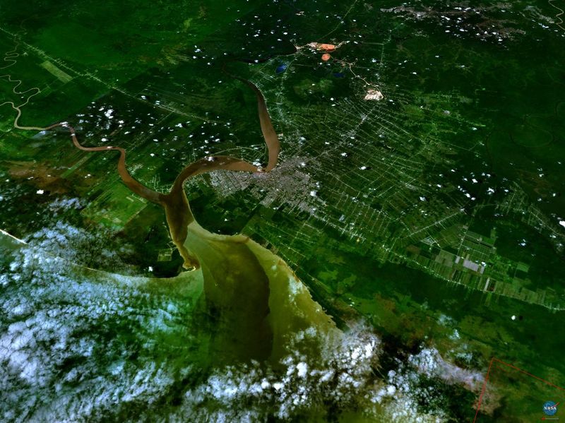 Soubor:Paramaribo 55.20082W 5.85569N.jpg