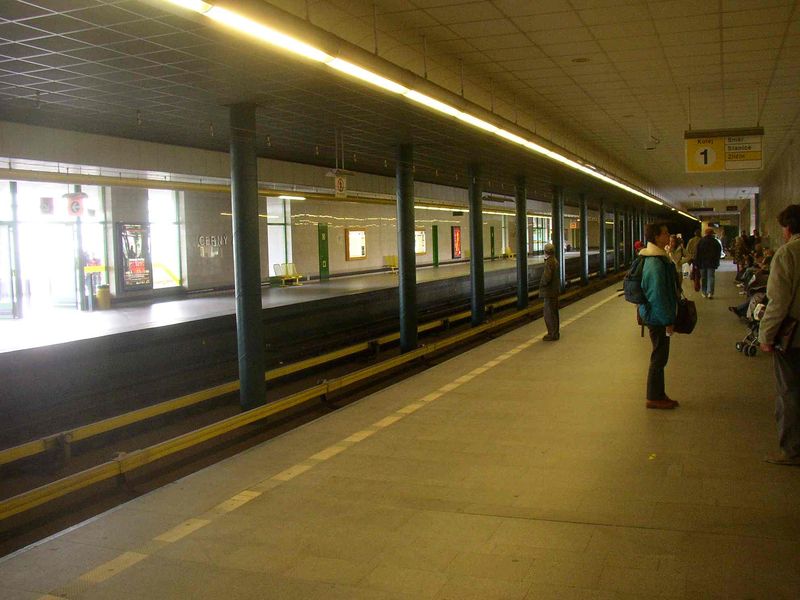 Soubor:Prague metro Cerny Most station 01.JPG