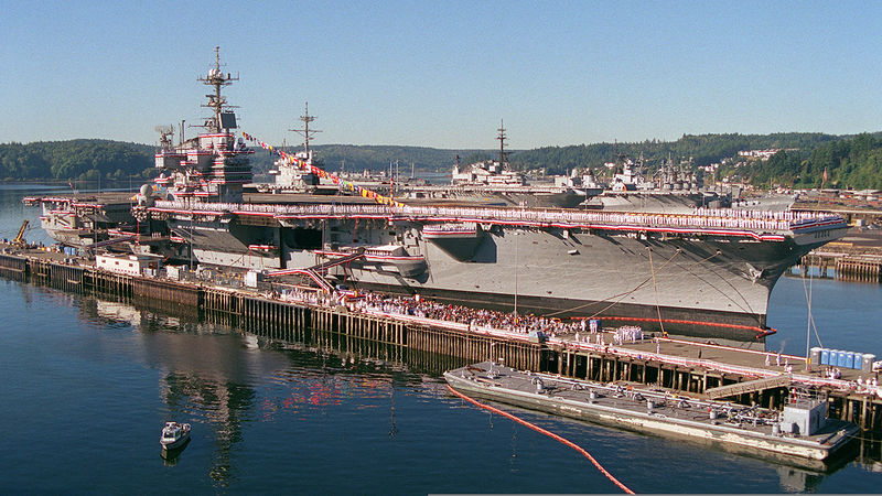 Soubor:Decommissioning of USS Independence (CV-62) at Bremerton 1998.JPEG