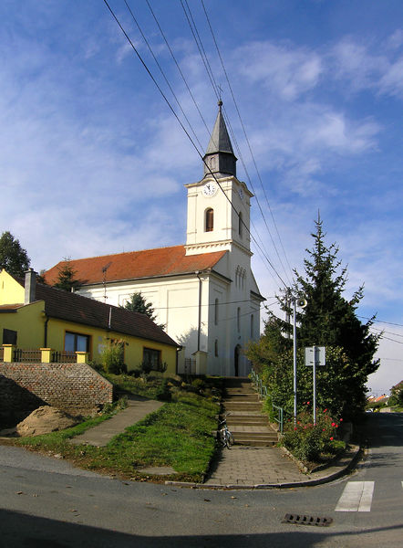Soubor:Krumvíř, church.jpg