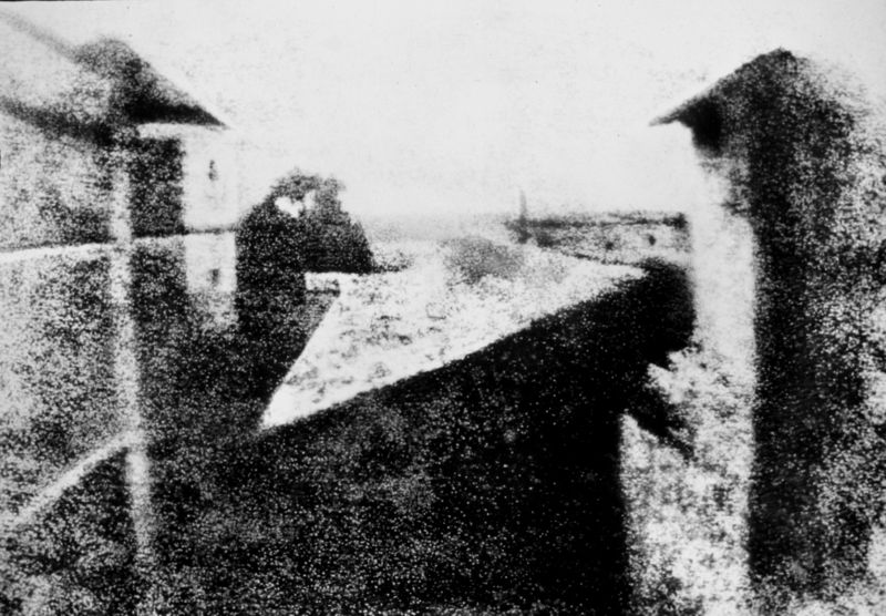 Soubor:View from the Window at Le Gras, Joseph Nicéphore Niépce.jpg