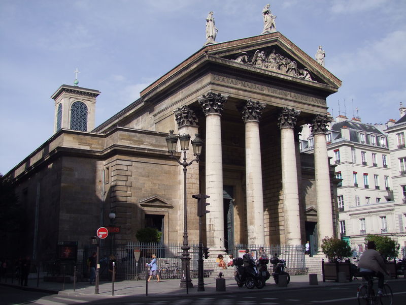 Soubor:PA00088905 - Église Notre-Dame-de-Lorette, Paris (façade sud).jpg