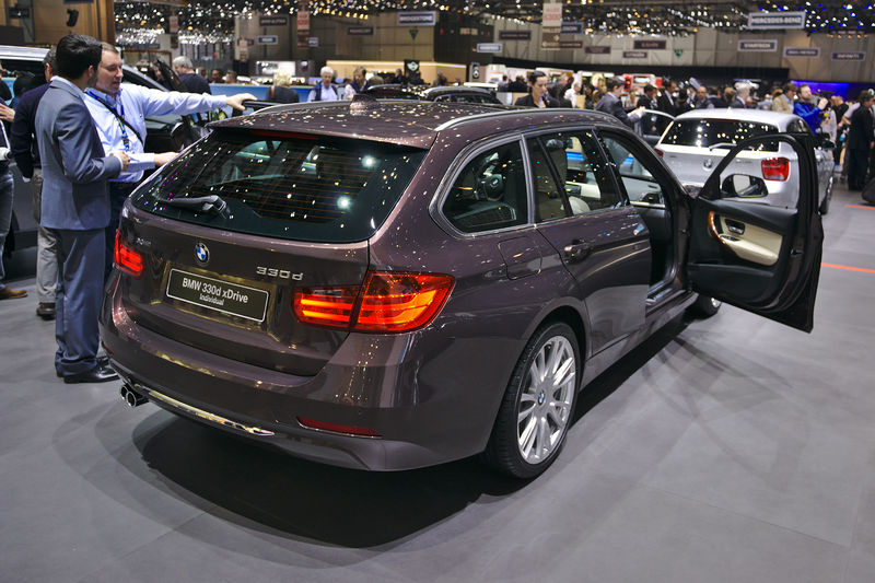 Soubor:Salon de l'auto de Genève 2014 - 20140305 - BMW 8.jpg