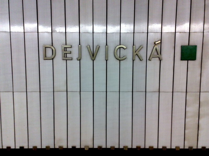 Soubor:Dejvická Station, Prague-Flickr.jpg