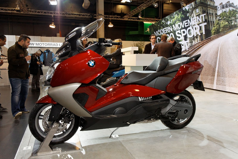 Soubor:Paris - Salon de la moto 2011 - BMW - C 650 GT - 001.jpg