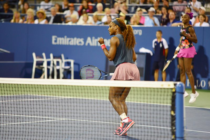 Soubor:Serena and Venus Williams (9630778449).jpg