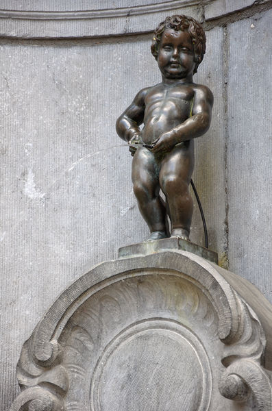Soubor:Bruxelles Manneken Pis.jpg