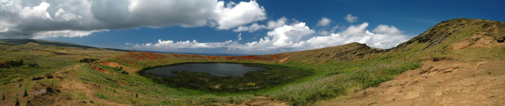 Panorama kráterového jezera