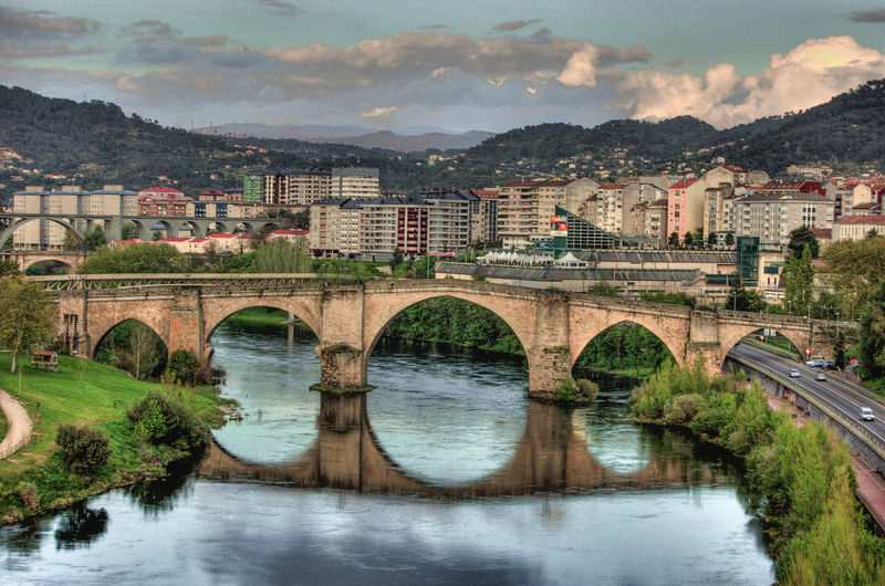 Soubor:Roman bridge, Ourense (Spain).jpg