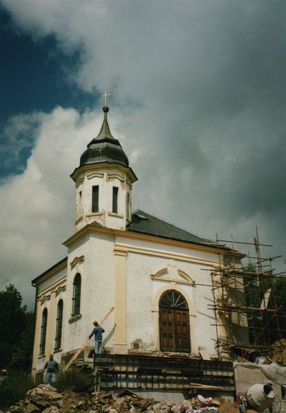 Soubor:Dlouhá Louka kostel.jpg