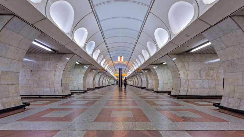 Soubor:Prague 07-2016 Metro img5 LineB Andel.jpg