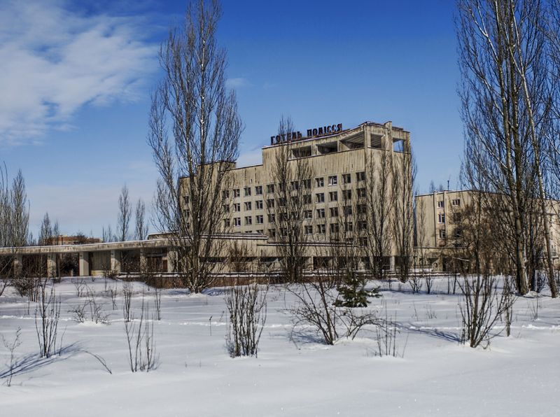 Soubor:The Ghost Hotel of Chernobyl TRFlickr.jpg