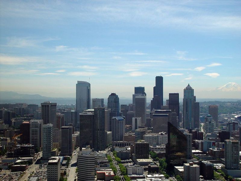 Soubor:Seattle skyline day.jpg