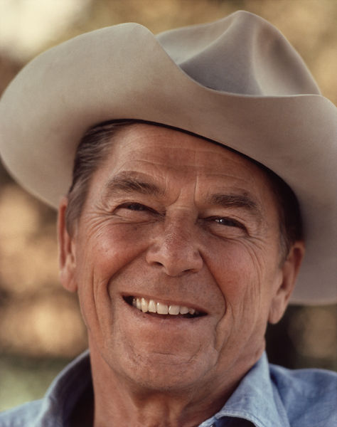 Soubor:Ronald Reagan with cowboy hat 12-0071M edit.jpg